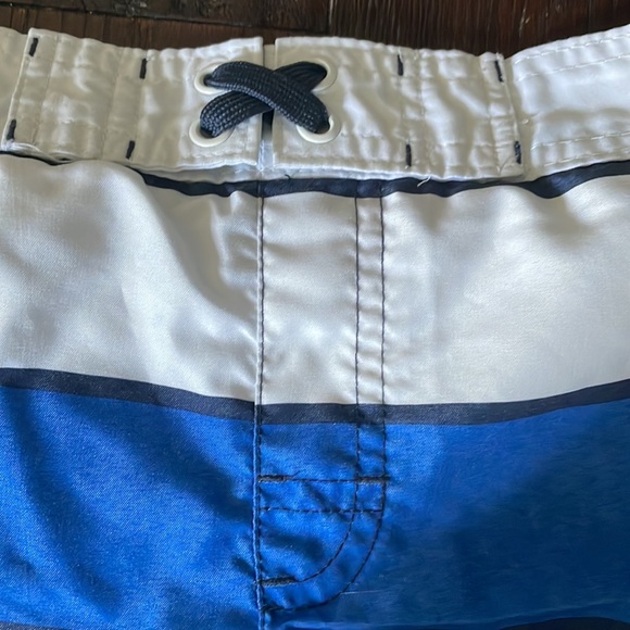 4 boys bathing suits for 1 price size 6 - Picture 6 of 10